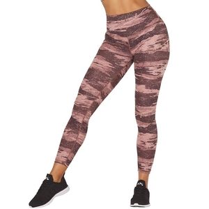 GLYDER Sultry Cocoa Pink Distressed Camo Print Formaflex High Rise Leggings sz S